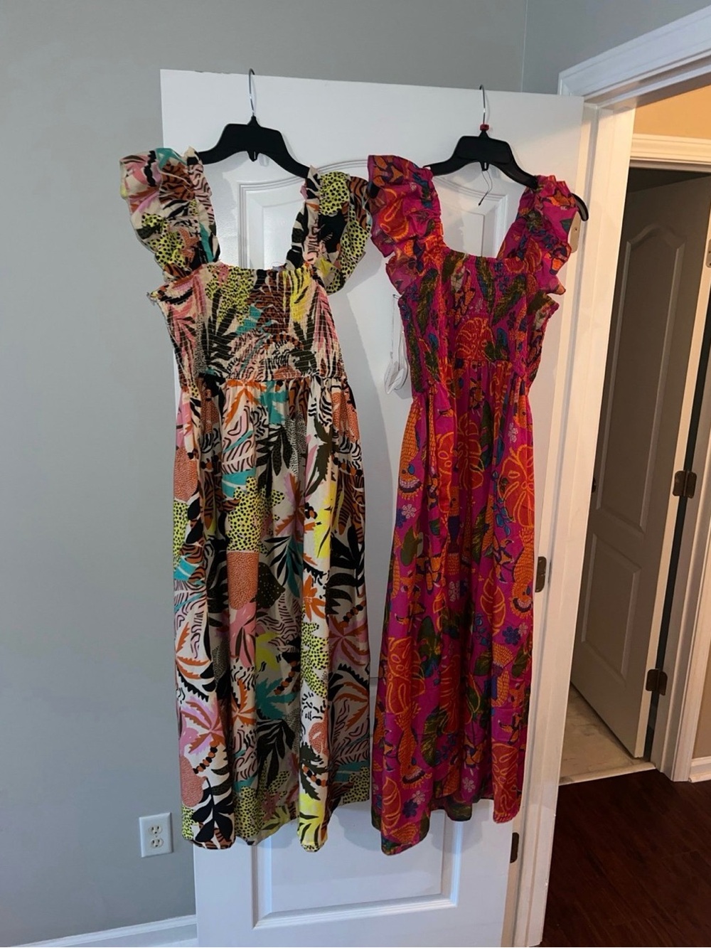 Live 4 Truth Dresses! NWT! Colorful Tropical Print Smocked Sundress! - Picture 5 of 5